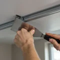 Sufit napinany w 2026 roku – kompleksowy cennik materiałów i koszty montażu